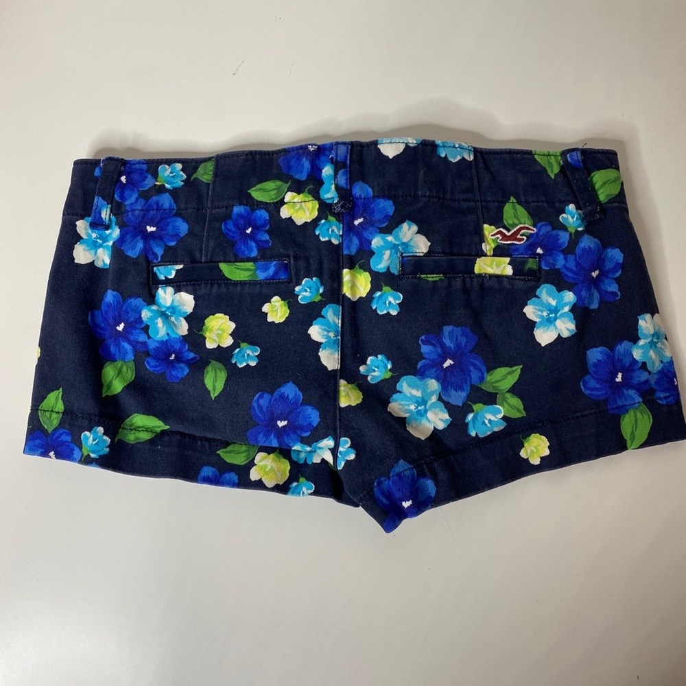 Flower shorts - Picture 4 of 5
